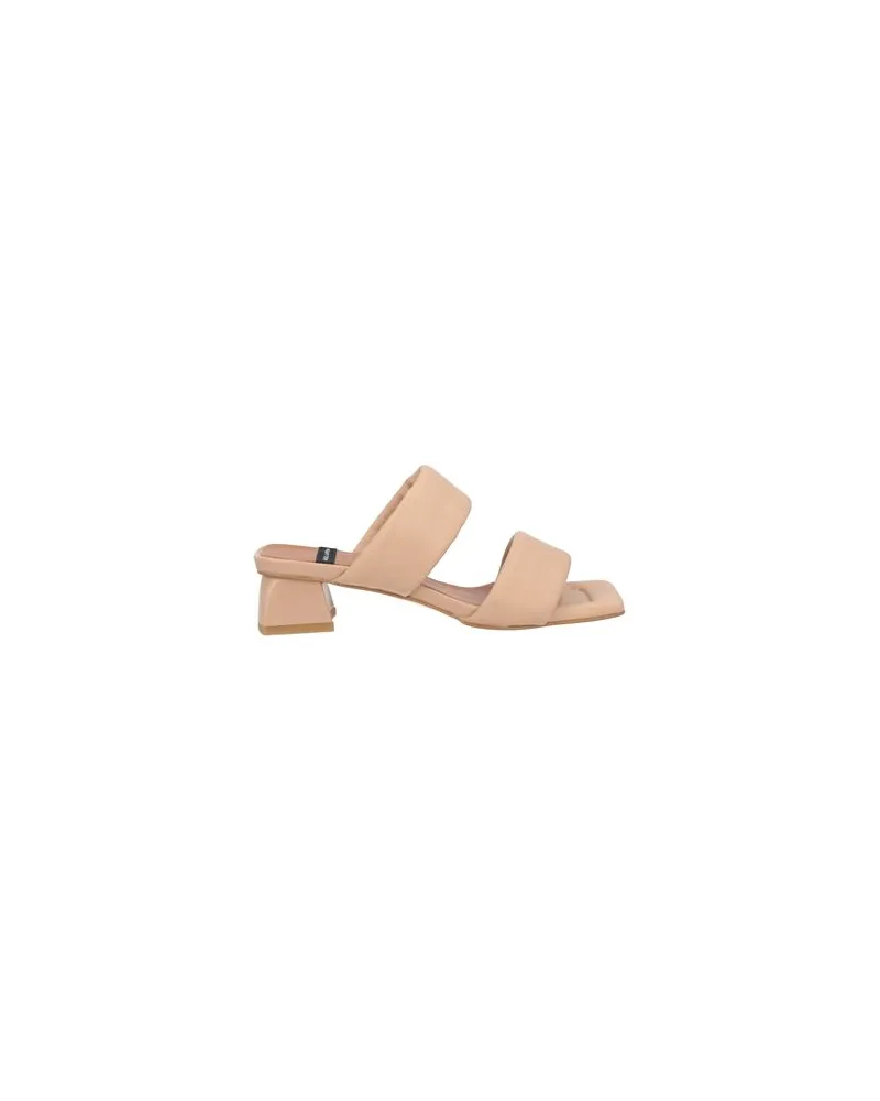 ÁNGEL ALARCÓN  SCHUHE - Sandalenauf YOOX.COM Beige
