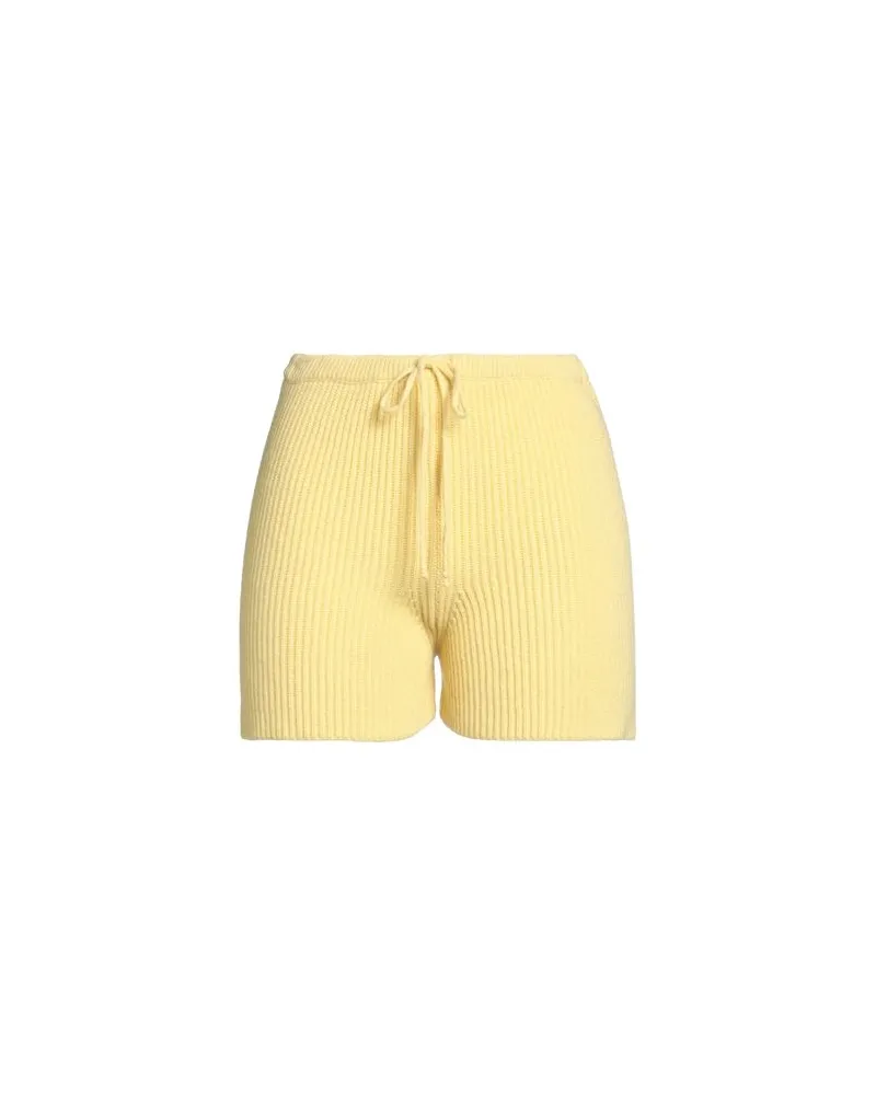 SOLOTRE HOSEN & RÖCKE - Shorts & Bermudashortsauf YOOX.COM Gelb