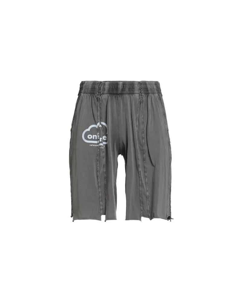 VETEMENTS HOSEN & RÖCKE - Shorts & Bermudashortsauf YOOX.COM Grau