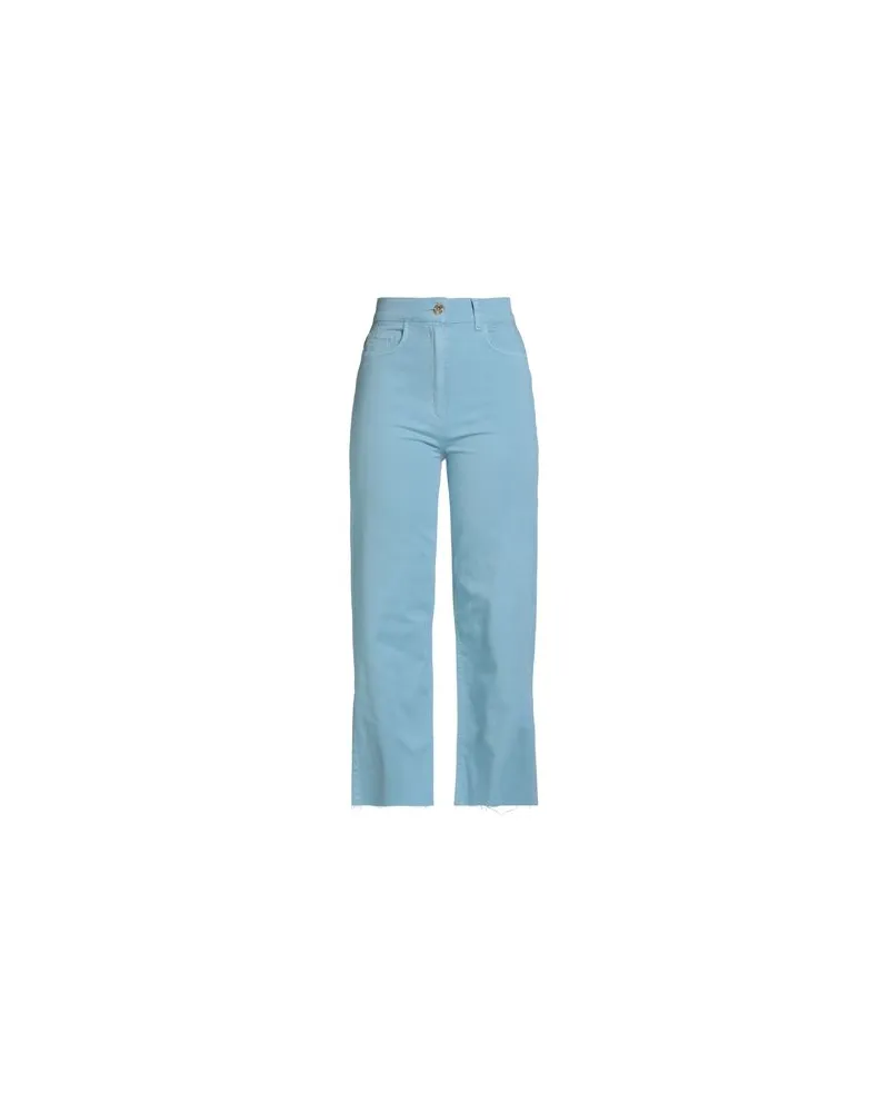 Elisabetta Franchi HOSEN & RÖCKE - Jeanshosenauf YOOX.COM Himmelblau