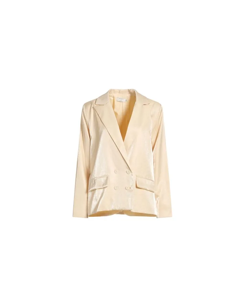 Molly Bracken LE SOIR - ANZÜGE und CO-ORDS - Blazersauf YOOX.COM Cremeweiß