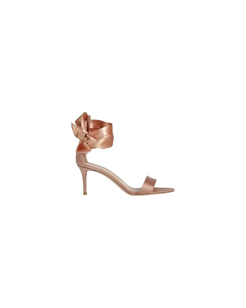Gianvito Rossi SCHUHE - Sandalenauf YOOX.COM Hellrosa