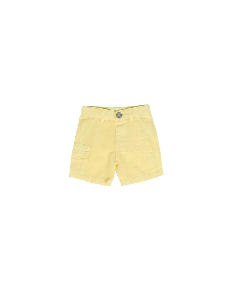 Guess HOSEN & RÖCKE - Shorts & Bermudashortsauf YOOX.COM Gelb