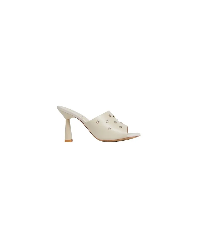 Emanuelle Vee SCHUHE - Sandalenauf YOOX.COM Elfenbein