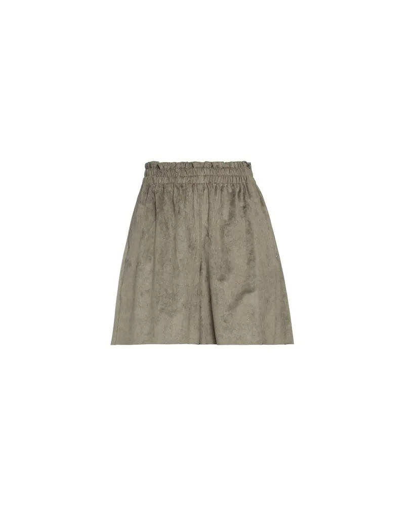 Pennyblack HOSEN & RÖCKE - Shorts & Bermudashortsauf YOOX.COM Militärgrün