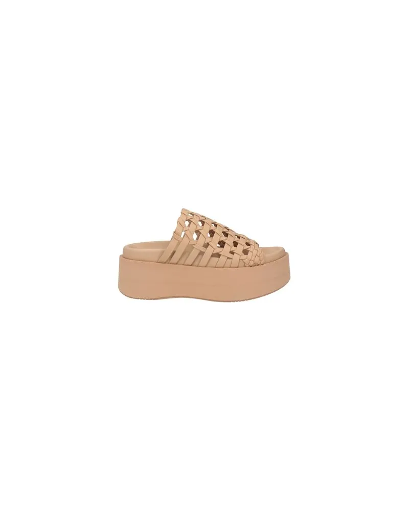 Paloma Barceló SCHUHE - Sandalenauf YOOX.COM Kamel