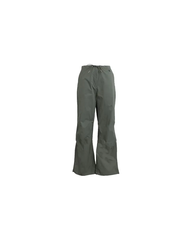 Calvin Klein HOSEN & RÖCKE - Hosenauf YOOX.COM Militärgrün