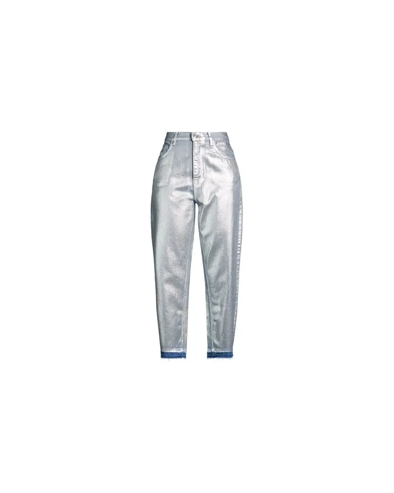 Elisabetta Franchi HOSEN & RÖCKE - Jeanshosenauf YOOX.COM Silber