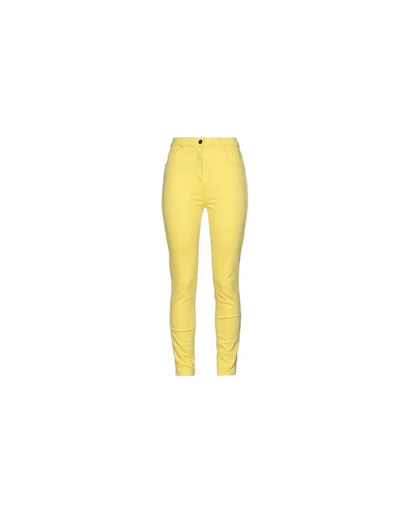Elisabetta Franchi HOSEN & RÖCKE - Jeanshosenauf YOOX.COM Gelb