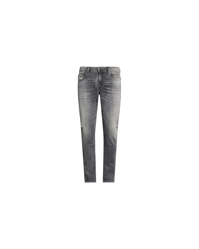 Diesel HOSEN & RÖCKE - Jeanshosenauf YOOX.COM Grau