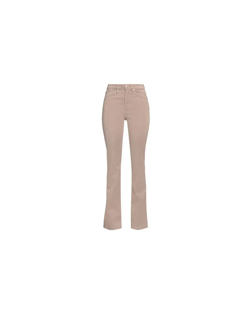 Guess HOSEN & RÖCKE - Jeanshosenauf YOOX.COM Hellbraun