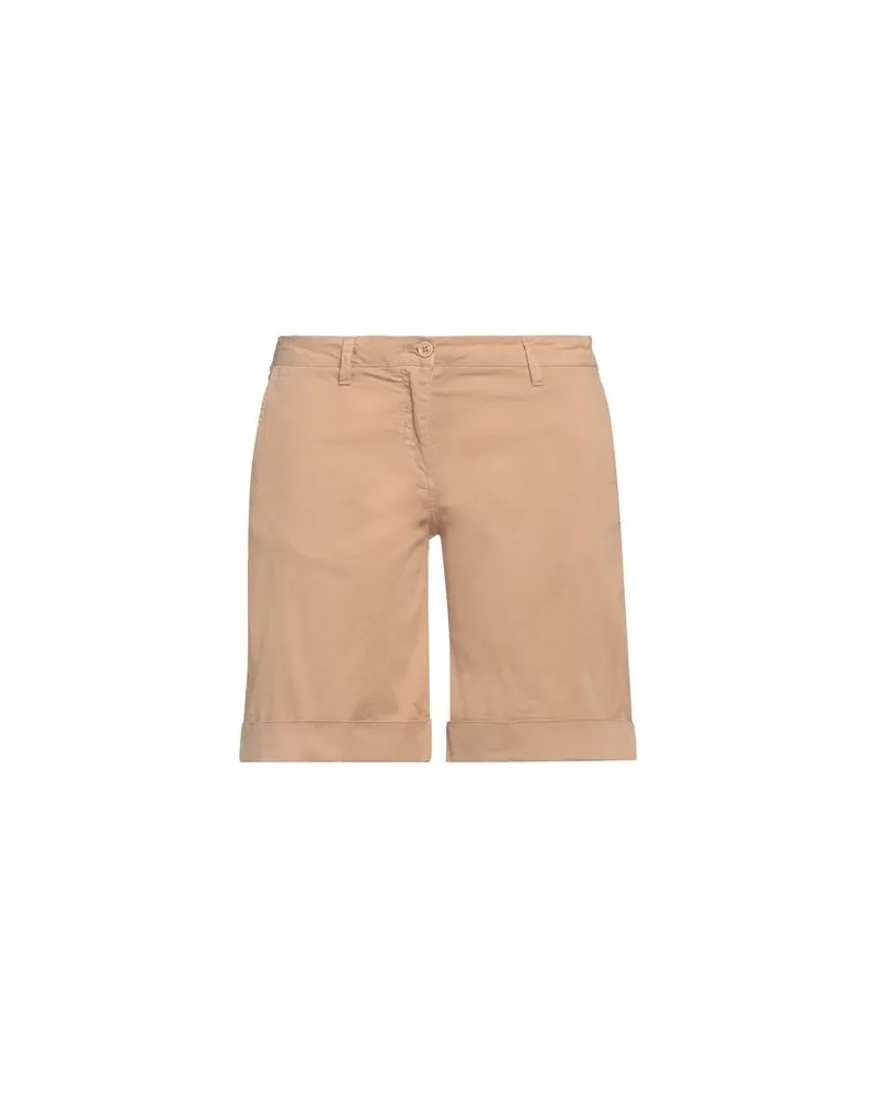 Moncler HOSEN & RÖCKE - Shorts & Bermudashortsauf YOOX.COM Beige