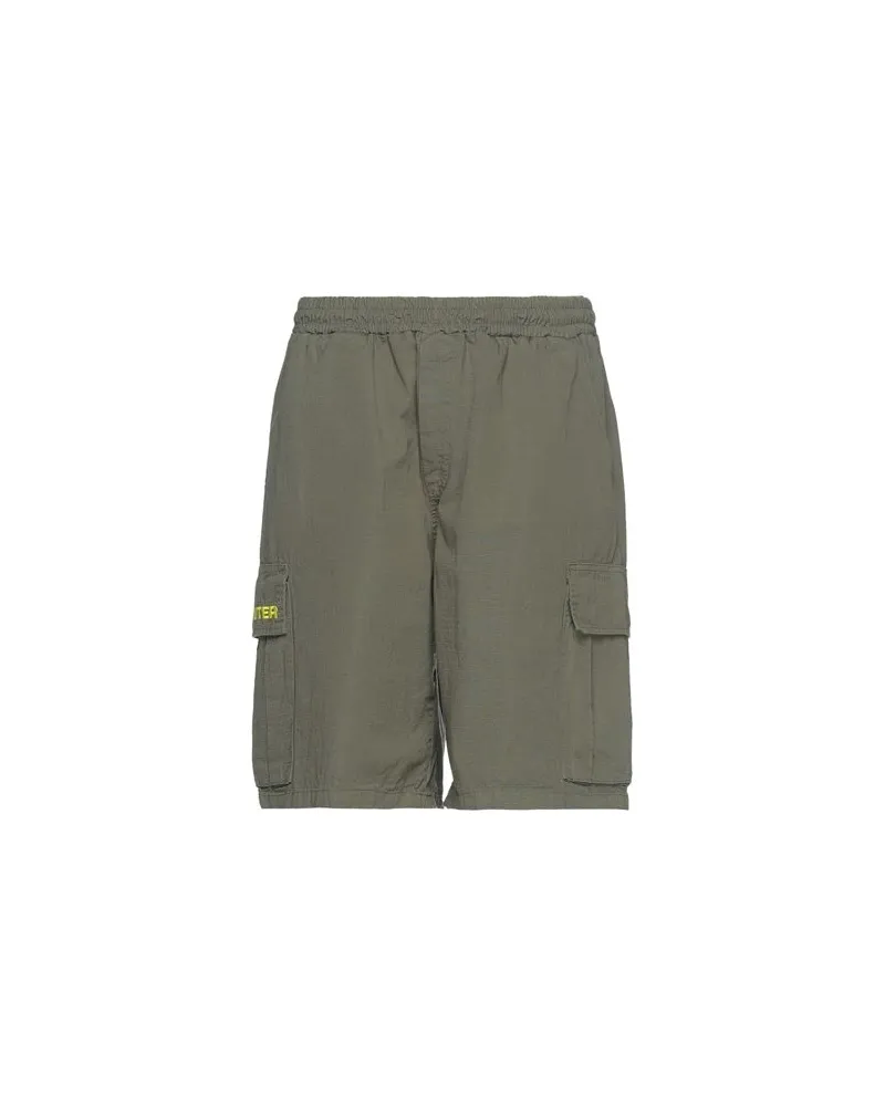 Iuter HOSEN & RÖCKE - Shorts & Bermudashortsauf YOOX.COM Militärgrün