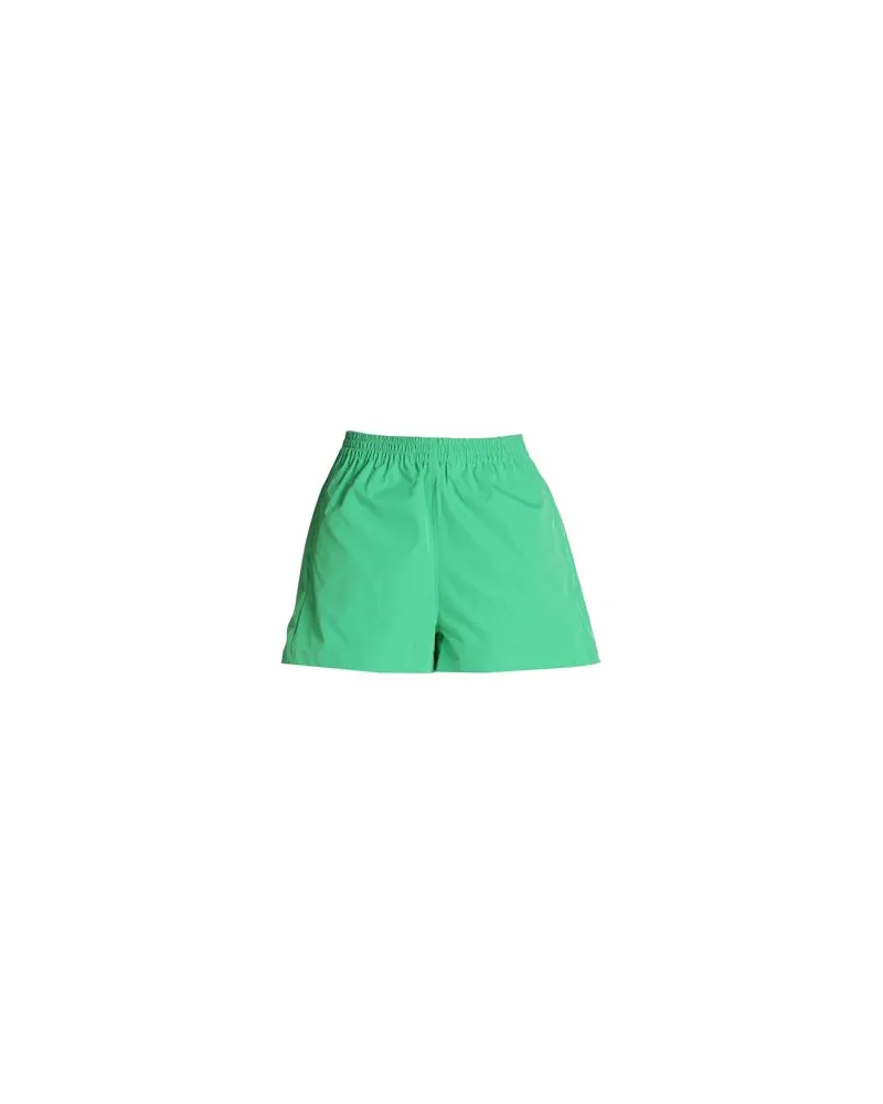 Topshop HOSEN & RÖCKE - Shorts & Bermudashortsauf YOOX.COM Grün