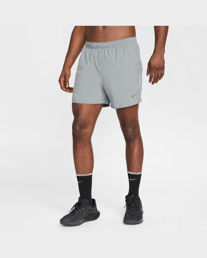 Nike Challenger vielseitige 2-in-1-Shorts mit Dri-FIT-Technologie (Herren, ca. 13 cm) - Grau
