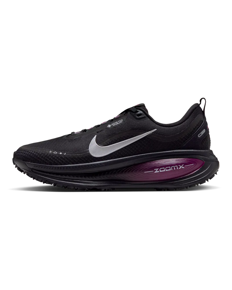 Nike Vomero 18 GORE-TEX Wasserdichter Straßenlaufschuh mit reflektierenden Designakzenten (Damen) - Schwarz Schwarz