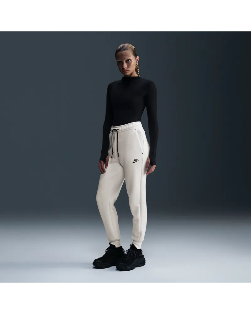 Nike Sportswear Tech Fleece Jogginghose mit mittelhohem Bund für Damen - Braun Braun