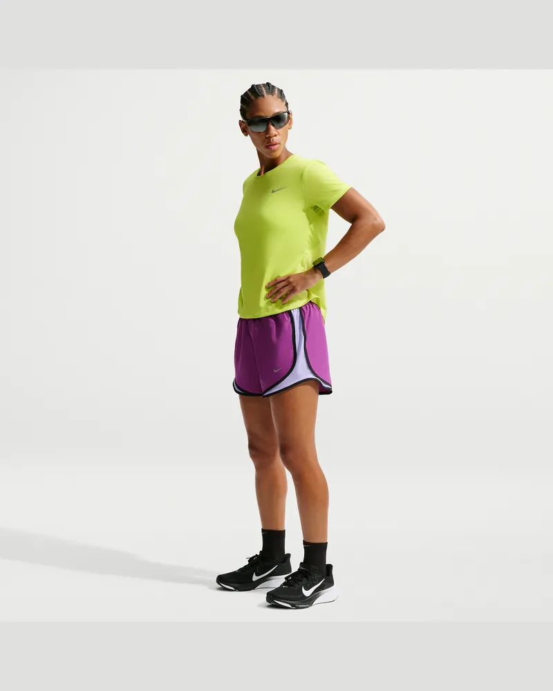 Nike Tempo Dri-Fit Laufshorts mit Innenslip und mittelhohem Bund (Damen) - Lila Lila