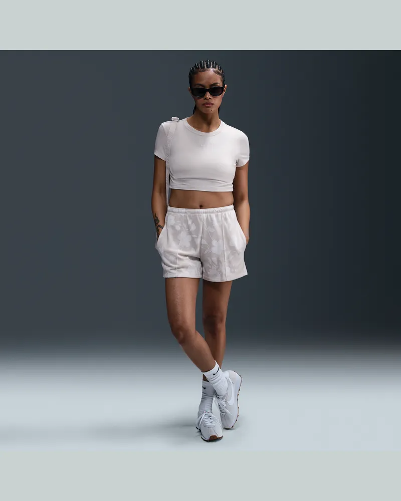 Nike Sportswear Chill Terry Shorts aus French Terry mit Print und mittelhohem Bund (Damen) - Braun Braun