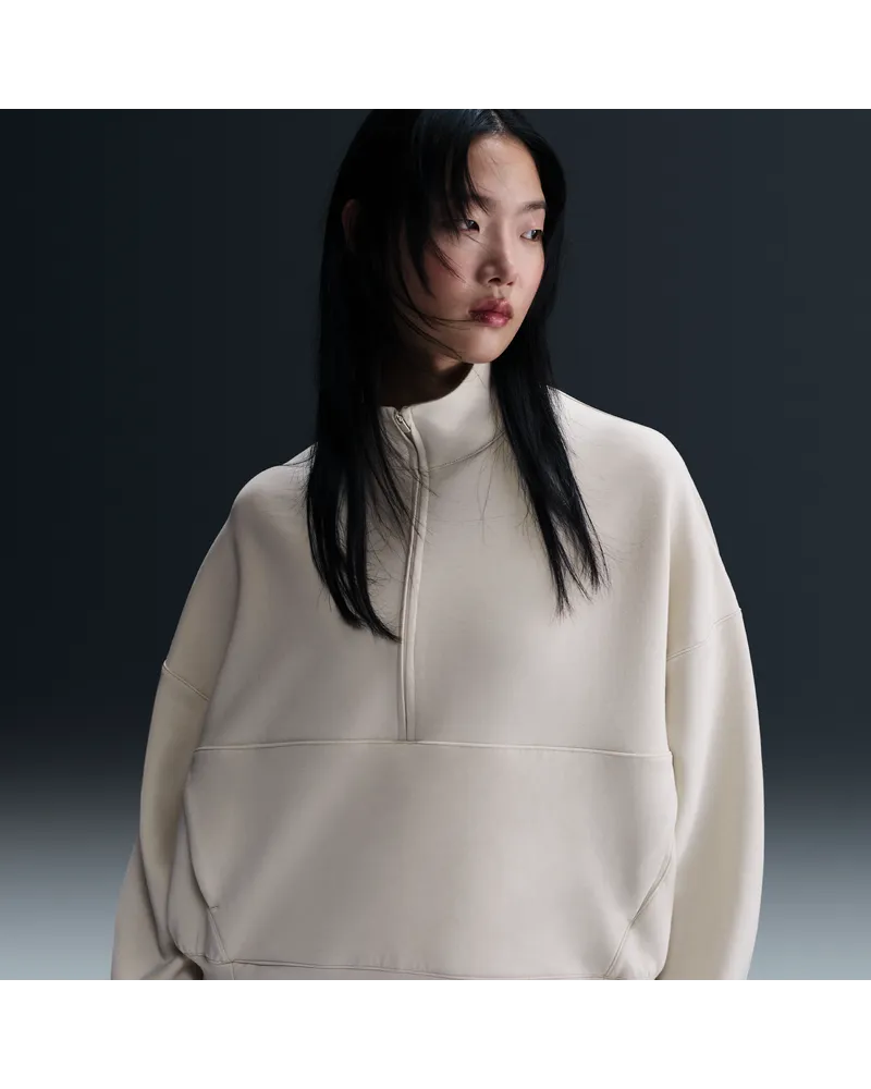 Nike 24.7 ImpossiblySoft Oversize-Oberteil mit Dri-FIT-Technologie und Halbreißverschluss (Damen) - Braun Braun