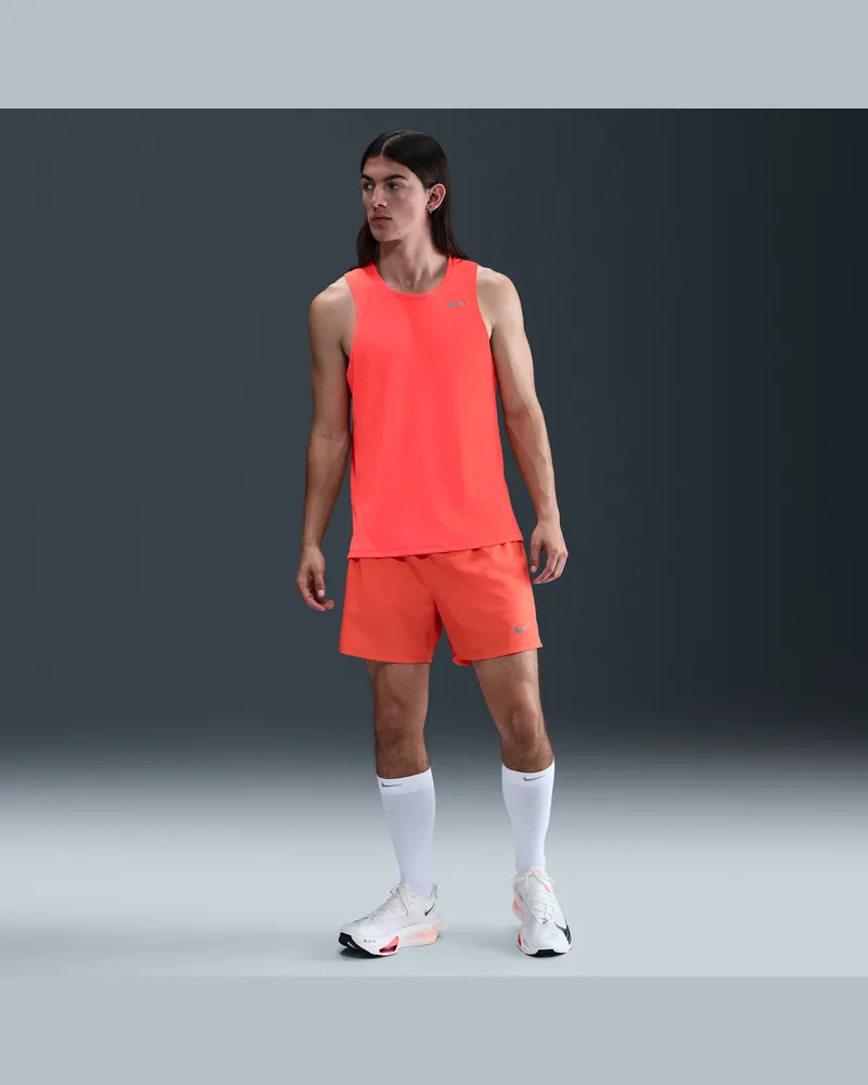 Nike Challenger vielseitige 2-in-1-Shorts mit Dri-FIT-Technologie (Herren, ca. 13 cm) - Rot Rot