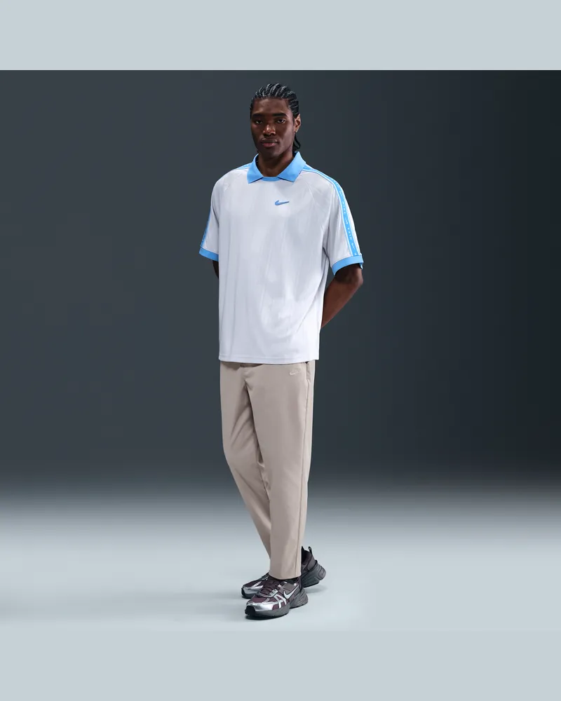 Nike Club schmal zulaufende Hose aus Webmaterial (Herren) - Grau Grau