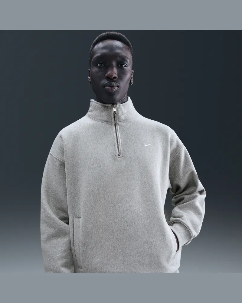 Nike Solo Swoosh Fleece-Oberteil mit Viertelreißverschluss (Herren) - Grau Grau