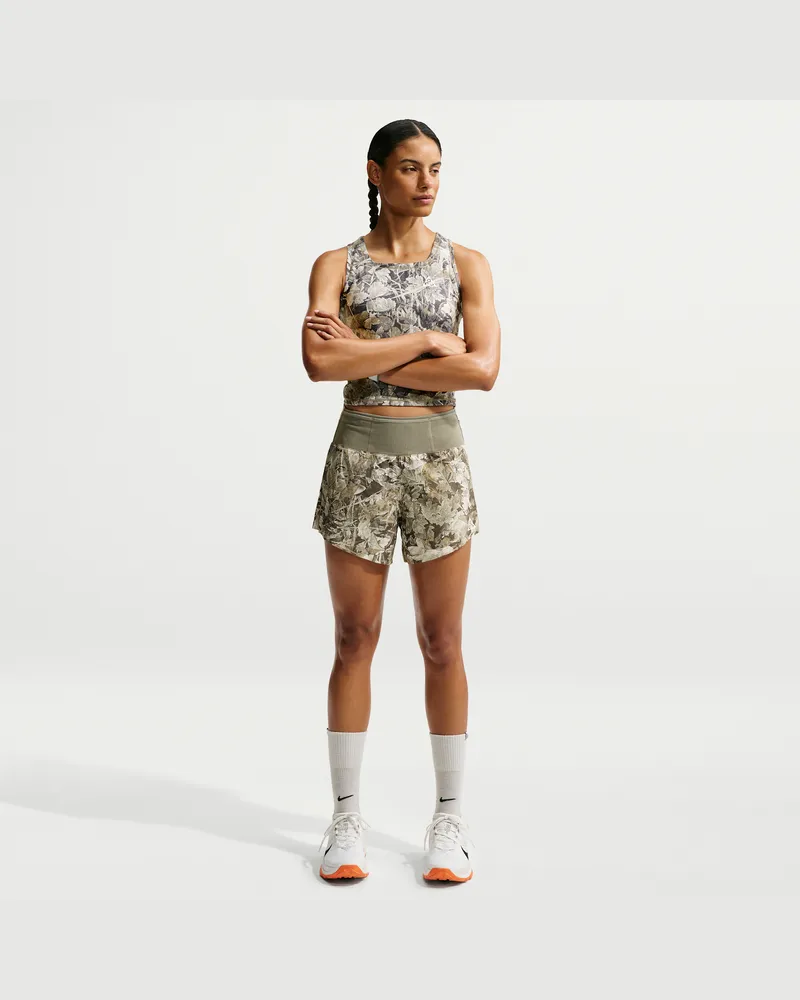 Nike ACG "Chamo Camo" Dri-FIT Traillaufshorts mit Innenslip (ca. 10 cm, Damen) - Grün Grün