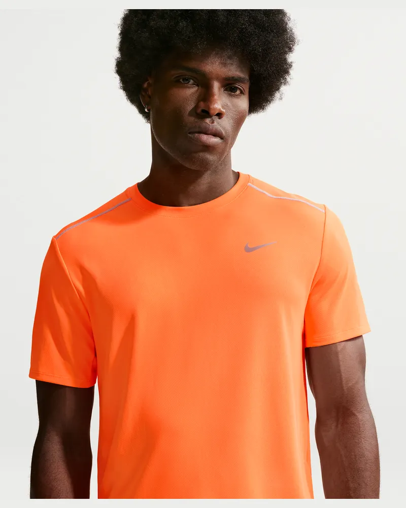 Nike Miler Dri-FIT Kurzarm-Laufoberteil mit UV-Schutz (Herren) - Orange Orange