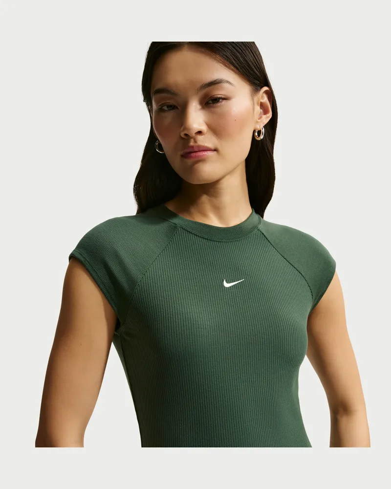Nike Chill Knit kurzärmliges, eng geschnittenes Ripp-Oberteil (Damen) - Grün Grün