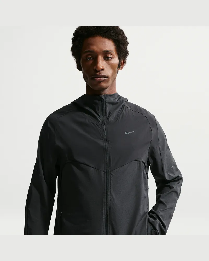 Nike Stride Plus Repel-Laufjacke (Herren) - Schwarz Schwarz