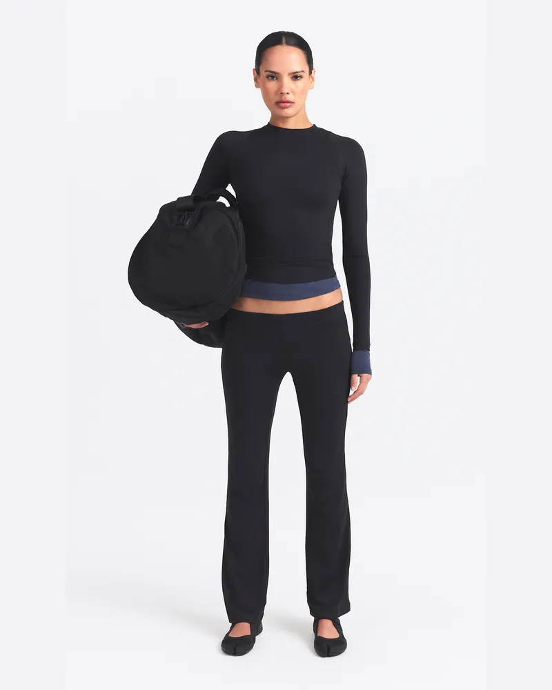 Nike SKIMS Airy Mini-Schlaghose mit niedrigem Bund (Damen) - Schwarz Schwarz