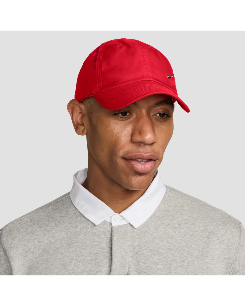 Nike Dri-FIT Club unstrukturierte Metall-Swoosh-Cap - Rot Rot