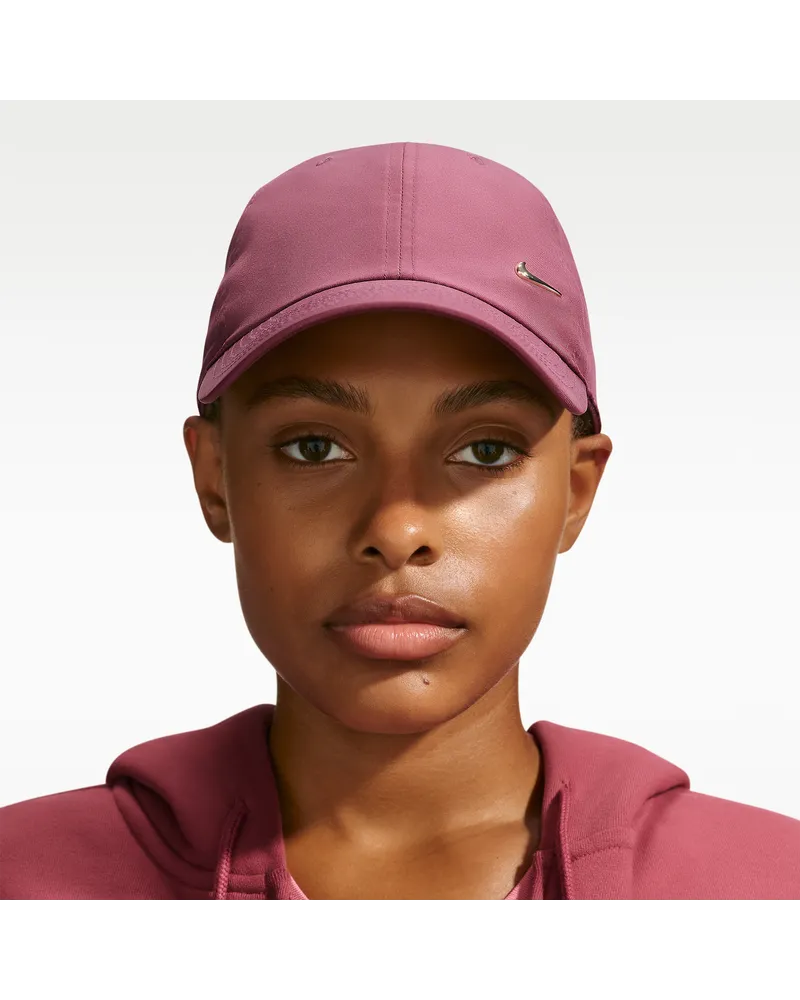 Nike Dri-FIT Club unstrukturierte Metall-Swoosh-Cap - Rot Rot