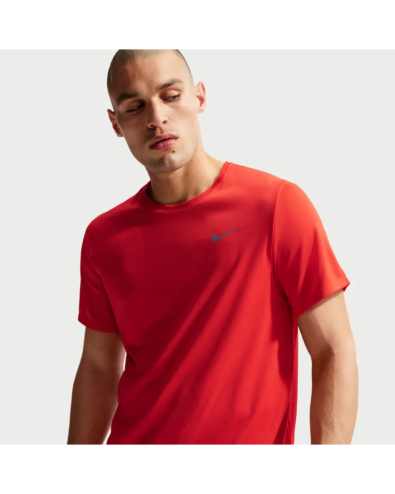 Nike Miler Nike Dri-FIT UV Kurzarm-Laufoberteil für Herren - Rot Rot