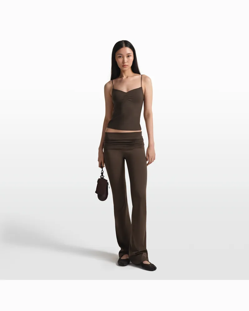 Nike SKIMS Matte Damenhose mit ausgestelltem Bein und umklappbarem Bund - Braun Braun