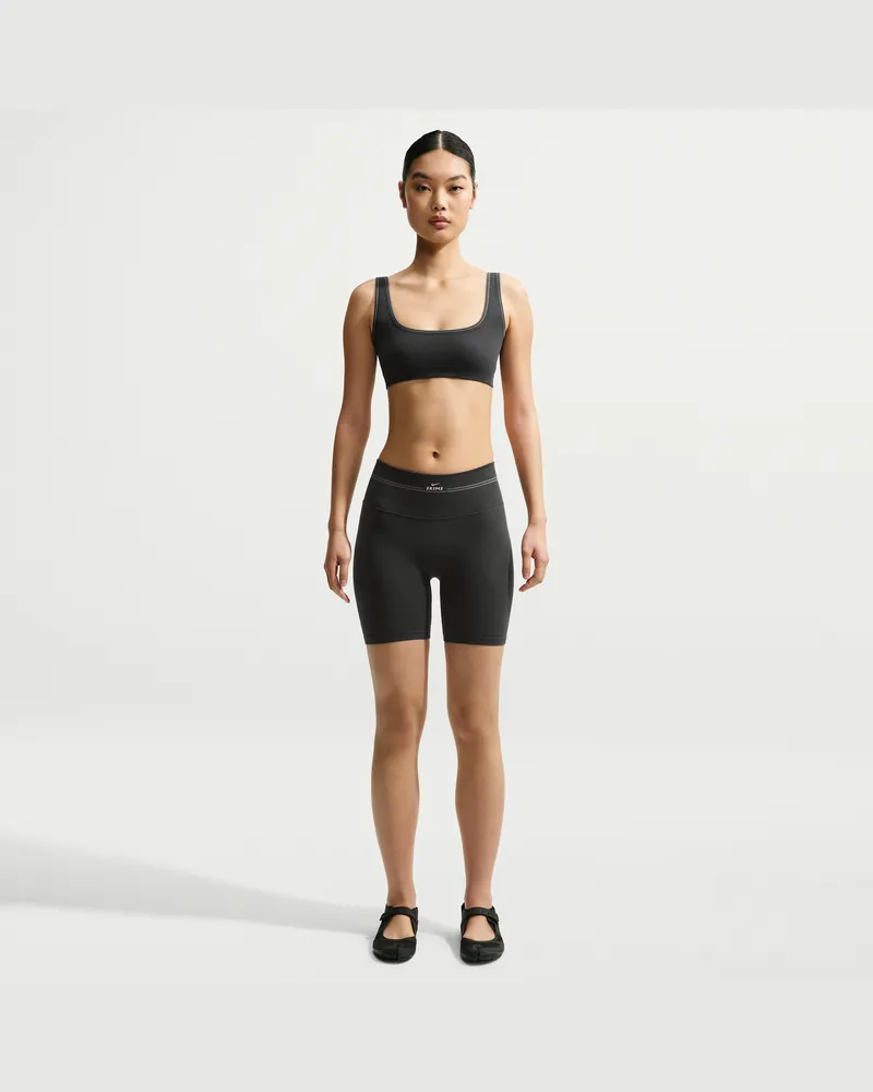 Nike SKIMS Shorts aus nahtlosem Rippmaterial (Damen, ca. 13 cm) - Schwarz Schwarz