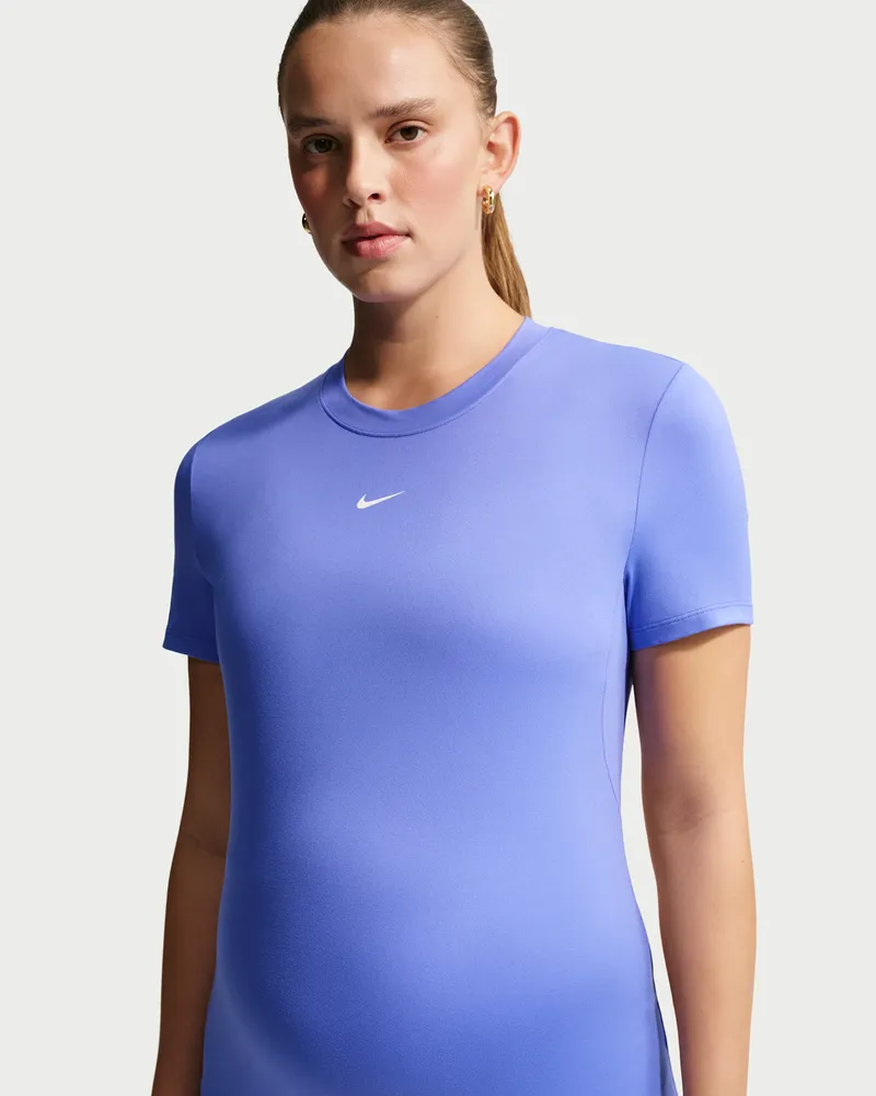 Nike M) One Dri-FIT-Kurzarmshirt mit schmaler Passform für Damen (Schwangere und Mütter) - Blau Blau