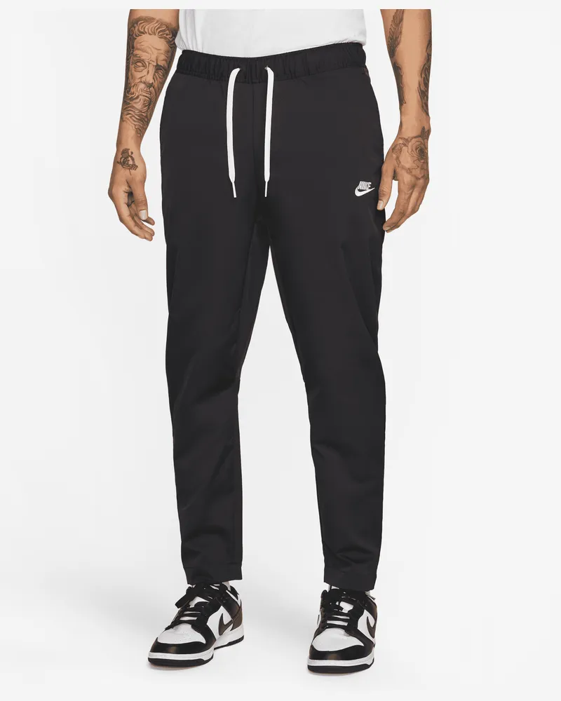 Nike Club schmal zulaufende Herrenhose aus Webmaterial - Schwarz Schwarz