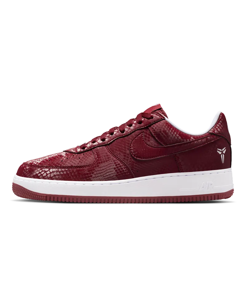Nike Kobe Air Force 1 Low „Lower Merion High: Away“ Schuh (Herren) - Rot Rot