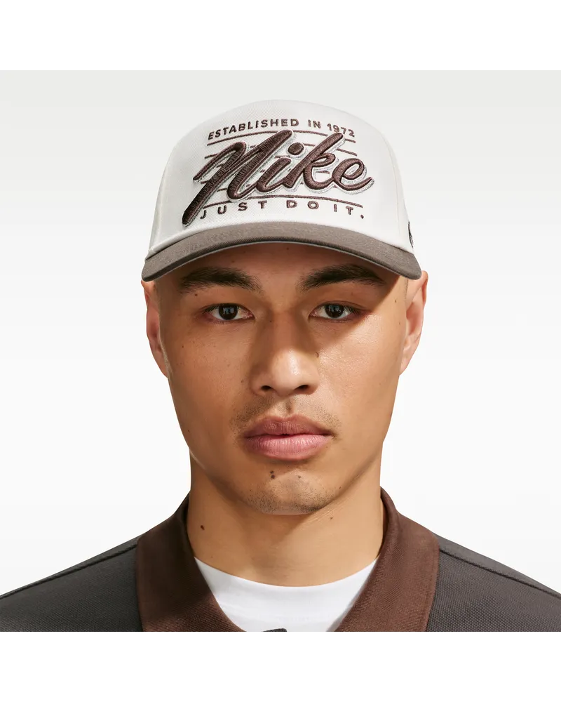 Nike Rise strukturierte Cap in A-Form - Weiß Weiß