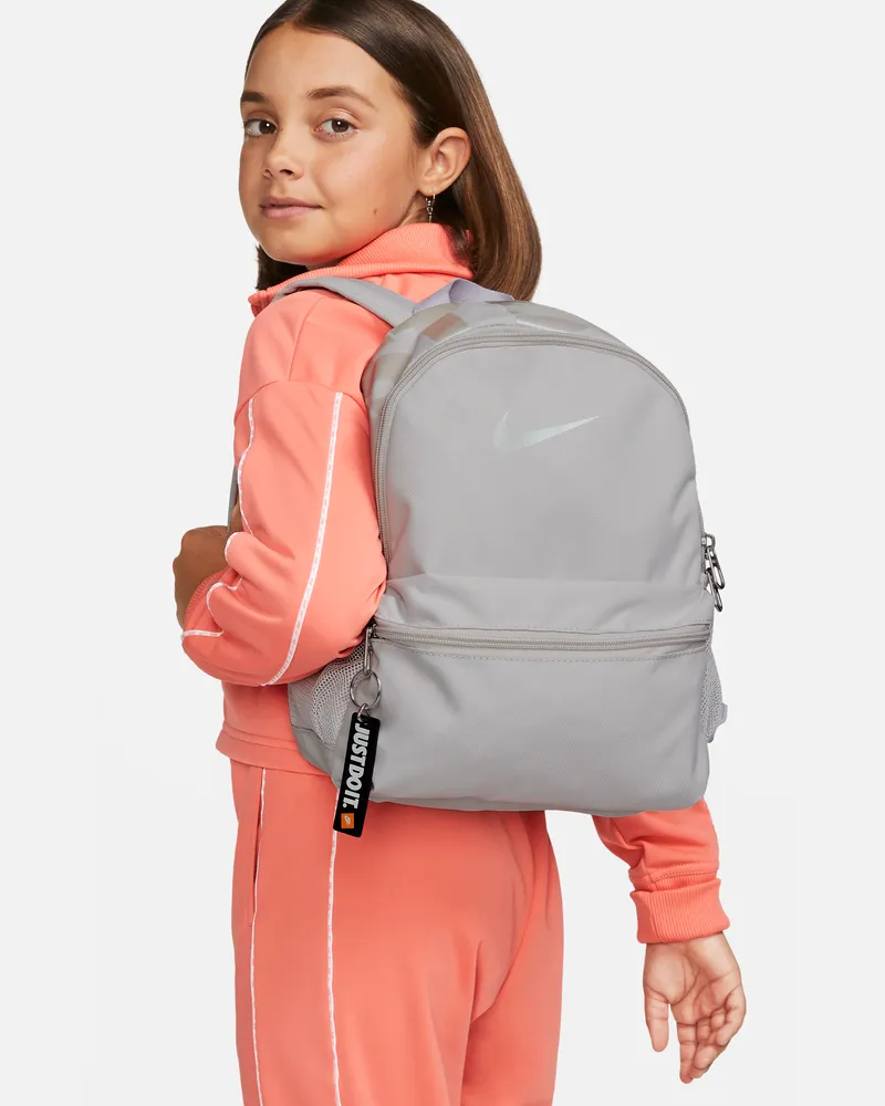 Nike Brasilia JDI Minirucksack für Kinder (11 l) - Grau Grau
