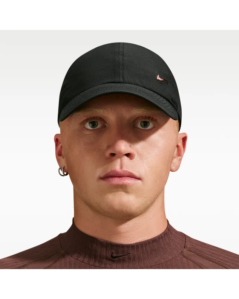 Nike Dri-FIT Club unstrukturierte Metall-Swoosh-Cap - Schwarz Schwarz