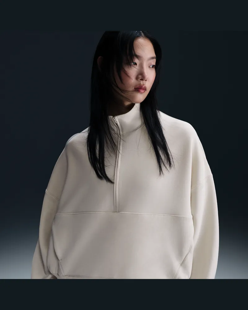 Nike 24.7 ImpossiblySoft Oversize-Oberteil mit Dri-FIT-Technologie und Halbreißverschluss (Damen) - Braun Braun