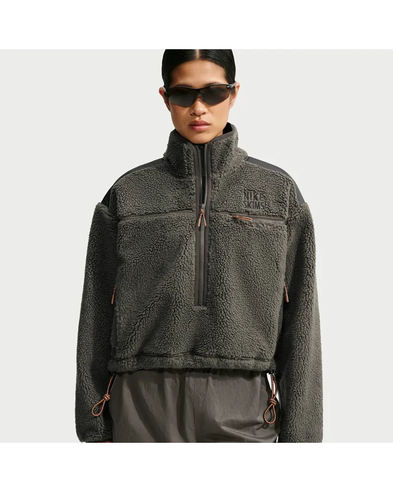 Nike SKIMS Sherpa Oversize-Jacke mit 3/4-Reißverschluss (Damen) - Grau Grau