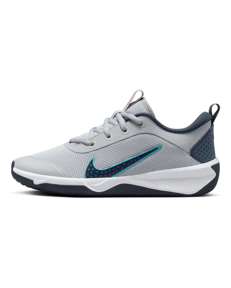 Nike Omni Multi-Court Hallenschuh für ältere Kinder - Grau Grau