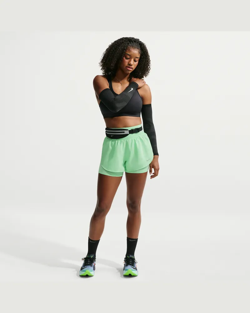 Nike Flow Dri-FIT 2-in-1-Laufshorts mit hohem Bund (Damen) - Grün Grün