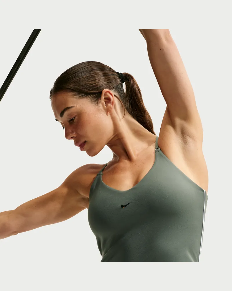 Nike Indy Gepolsterter, verstellbarer Sport-BH mit leichtem Halt (Damen) - Grün Grün
