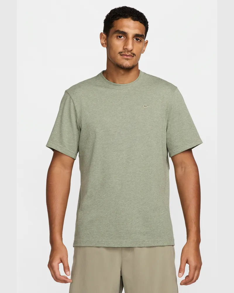 Nike Primary vielseitiges Nike Dri-FIT Kurzarm-Oberteil für Herren - Grün Grün