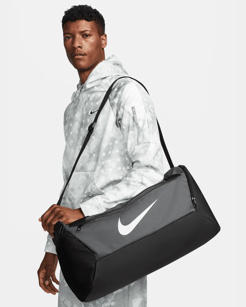 Nike Brasilia Sporttasche fürs Training (klein, 41 l) - Grau Grau